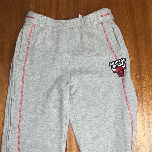 Zipway Basketball Chicago Bulls sweatpants, Size XL 18-20 - Picture 8 of 12